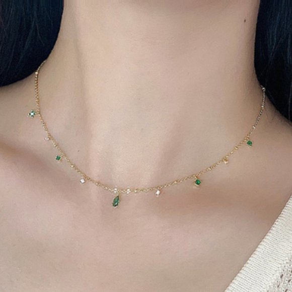 🍏50% OFF/3+...Dainty Necklace With Small Clear and Green Crystals (Silver Tone) - Picture 10 of 10